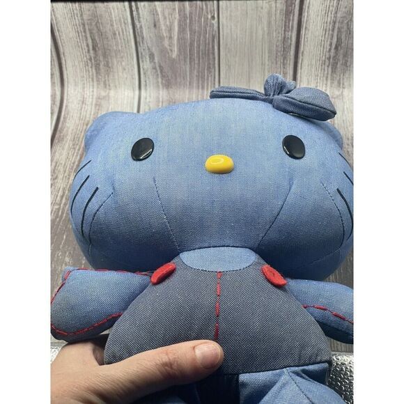 2015 Sanrio Hello Kitty Plush Stuffed Animal in Blue Denim & Overalls 10" Tall - Picture 2 of 5